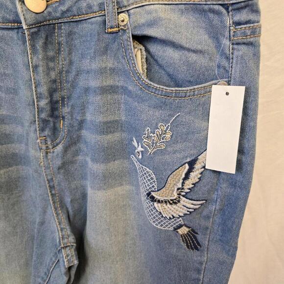 Bongo Missy‎ Jeans Skinny 16 Embroidered Jeggings Light Wash Artsy Bird (54-2) - Picture 2 of 14